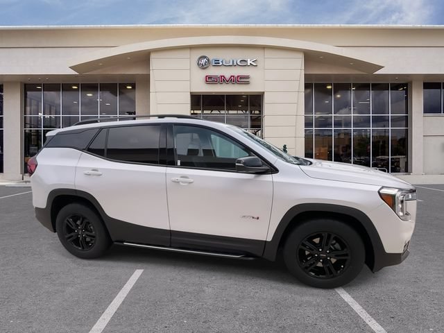 Certified 2022 GMC Terrain AT4 w/ Tech Package AWD/4WD image 17
