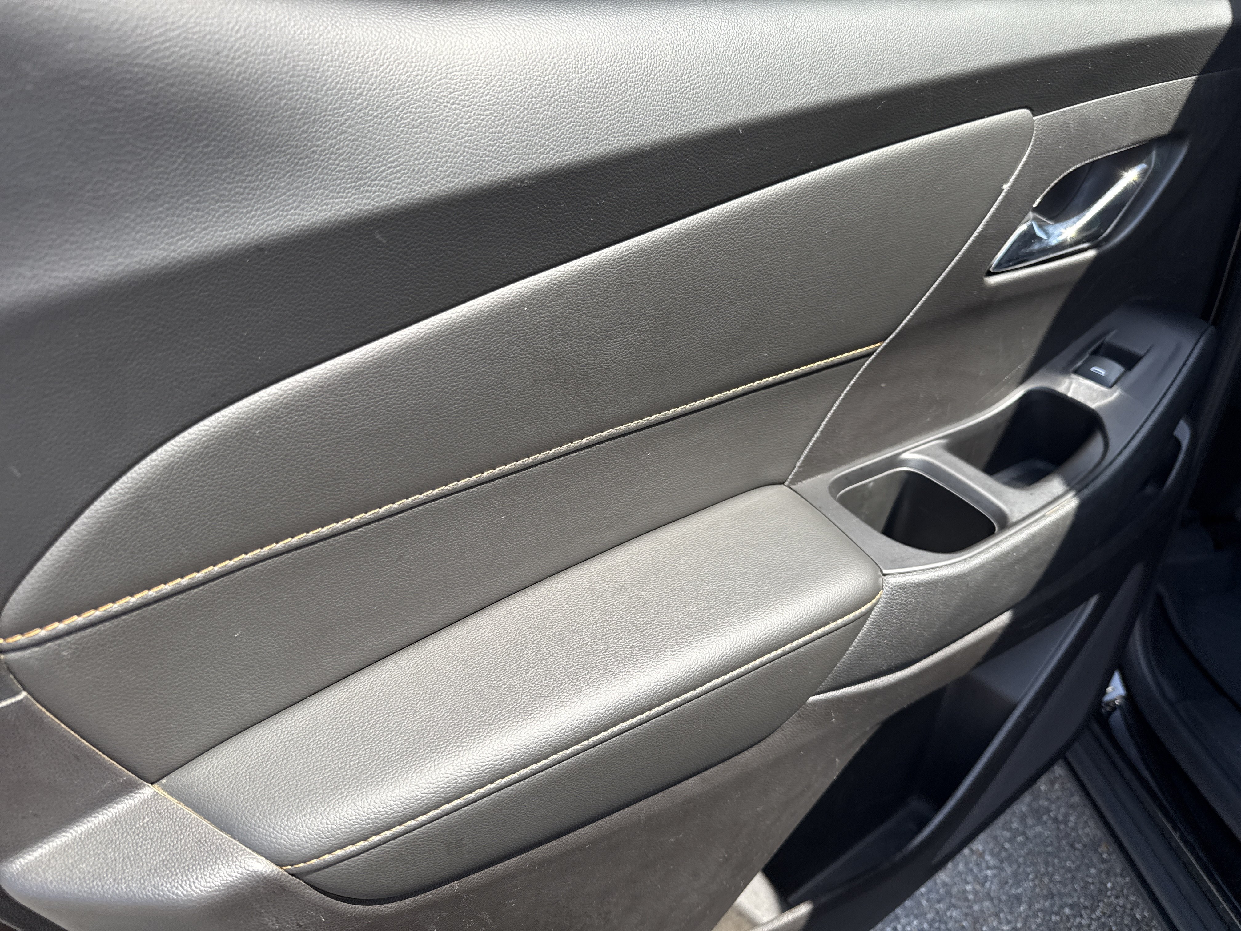 Used 2019 Chevrolet Traverse LT FWD image 8