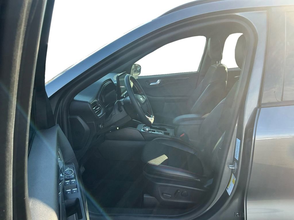 Used 2025 Ford Escape ST-Line w/ Tech Pack #1 image 14