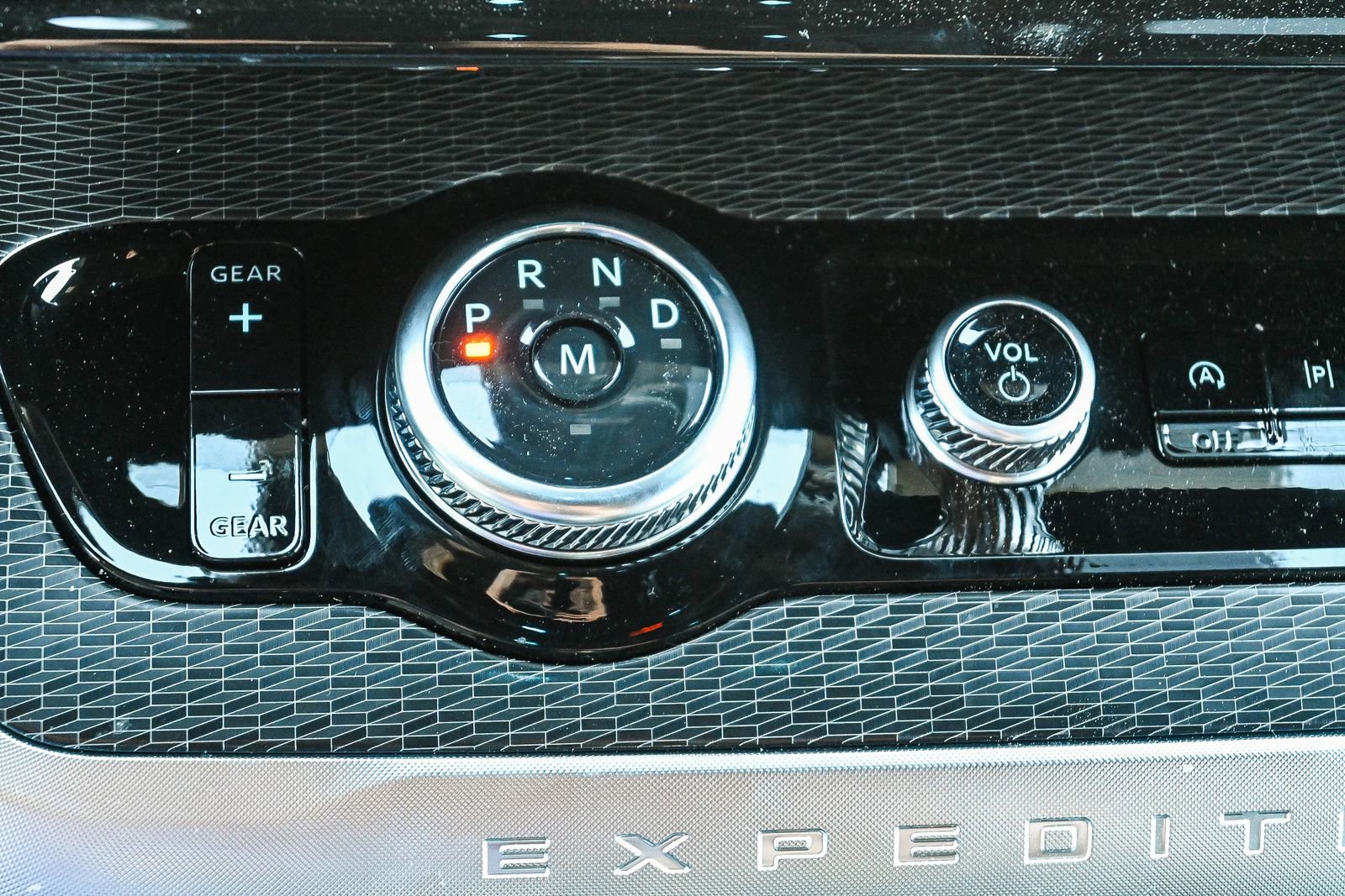 New 2025 Ford Expedition Max Platinum w/ Stealth Appearance Package image 31