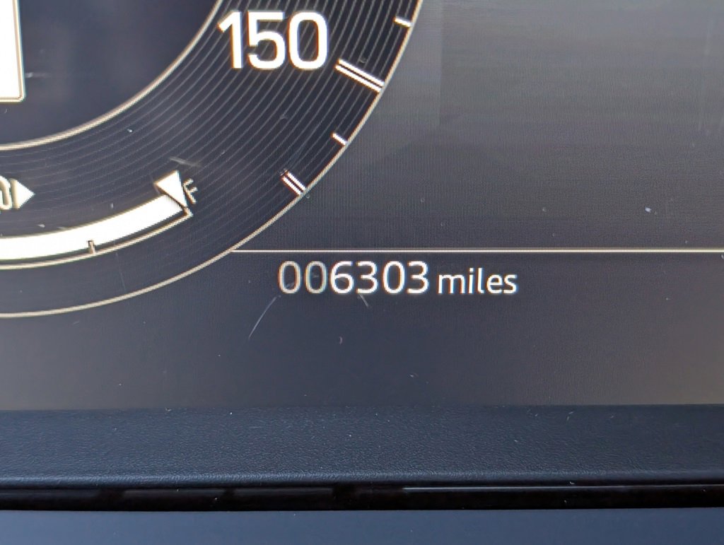 Certified 2024 Land Rover Discovery Dynamic SE image 22