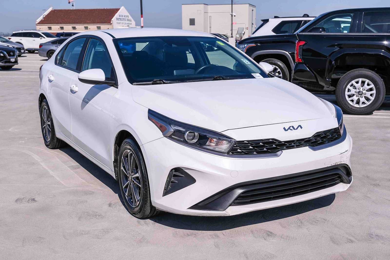 Used 2022 Kia Forte LXS FWD image 3
