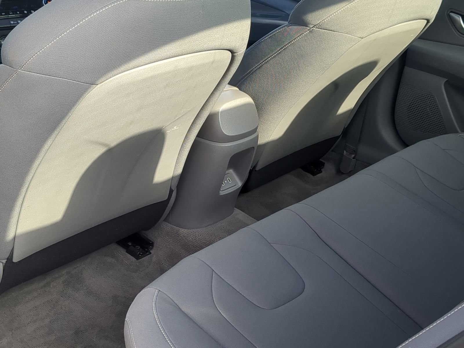 Used 2024 Hyundai Elantra SEL image 20