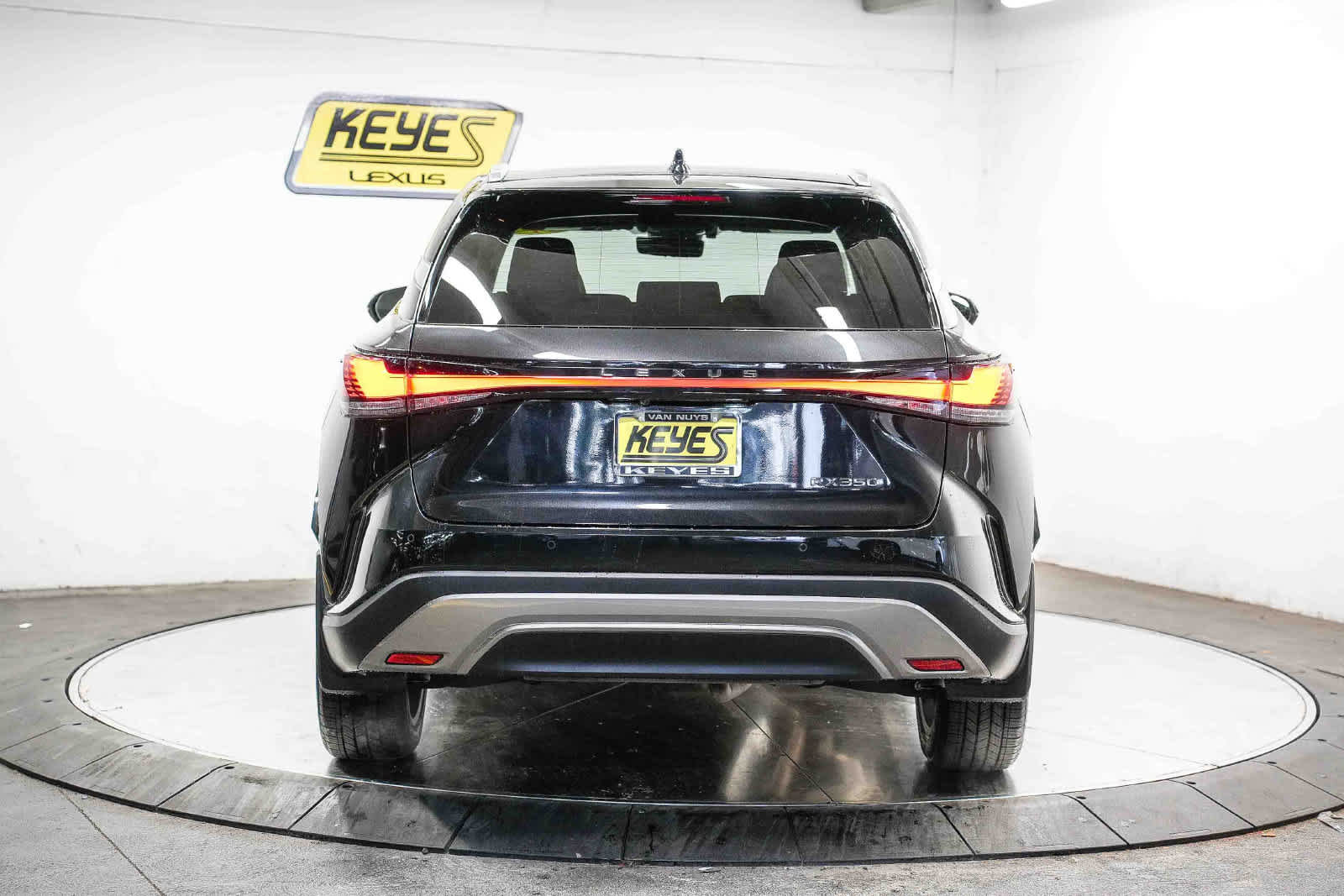 Used 2024 Lexus RX 350 Premium Plus w/ Convenience Package FWD image 3
