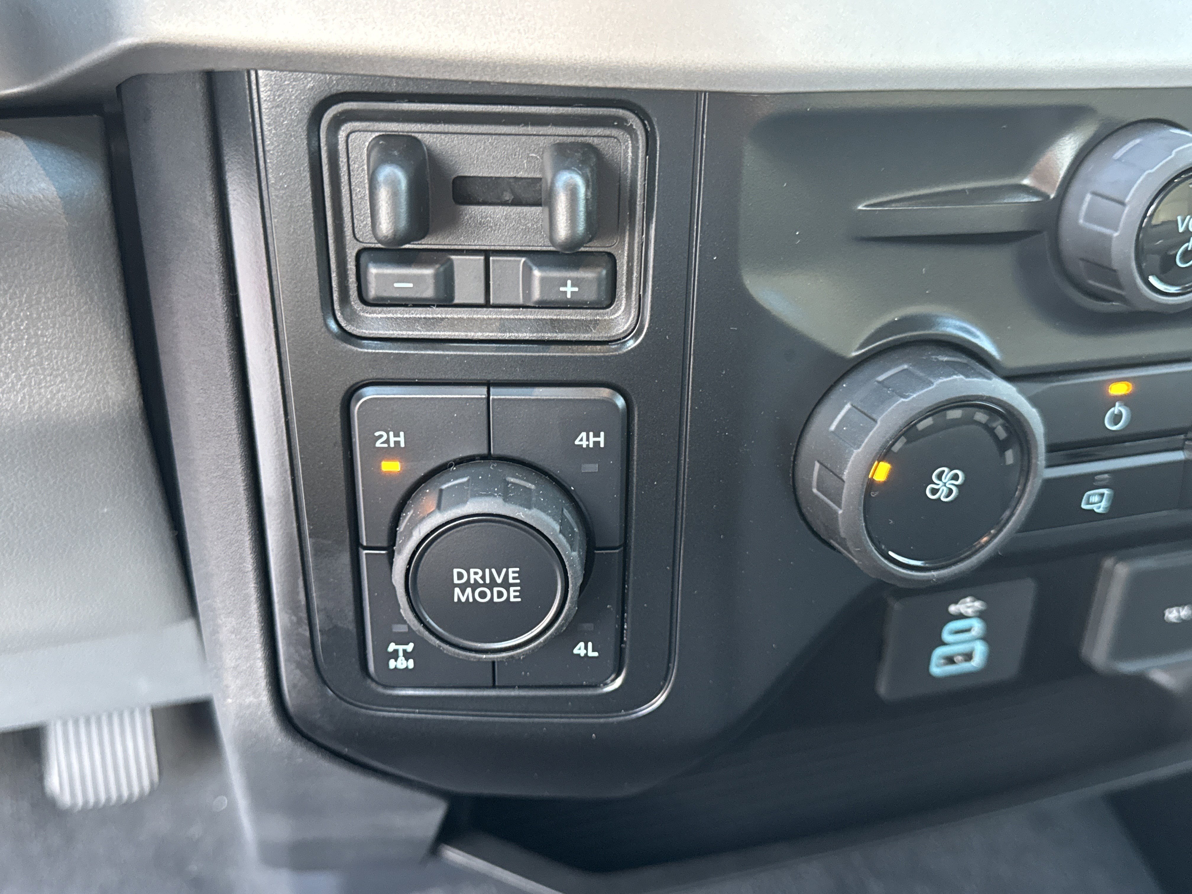 New 2026 Ford F250 XL w/ STX Appearance Package image 29