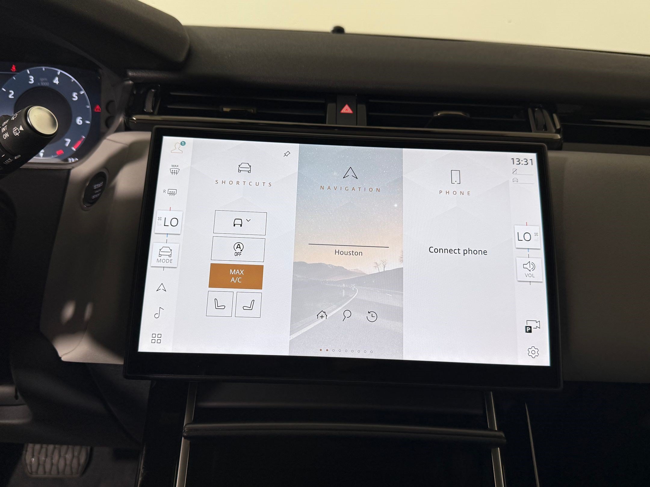 New 2026 Land Rover Range Rover Velar S AWD/4WD image 17