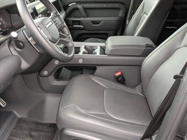 Certified 2025 Land Rover Defender 110 V8 AWD/4WD image 17