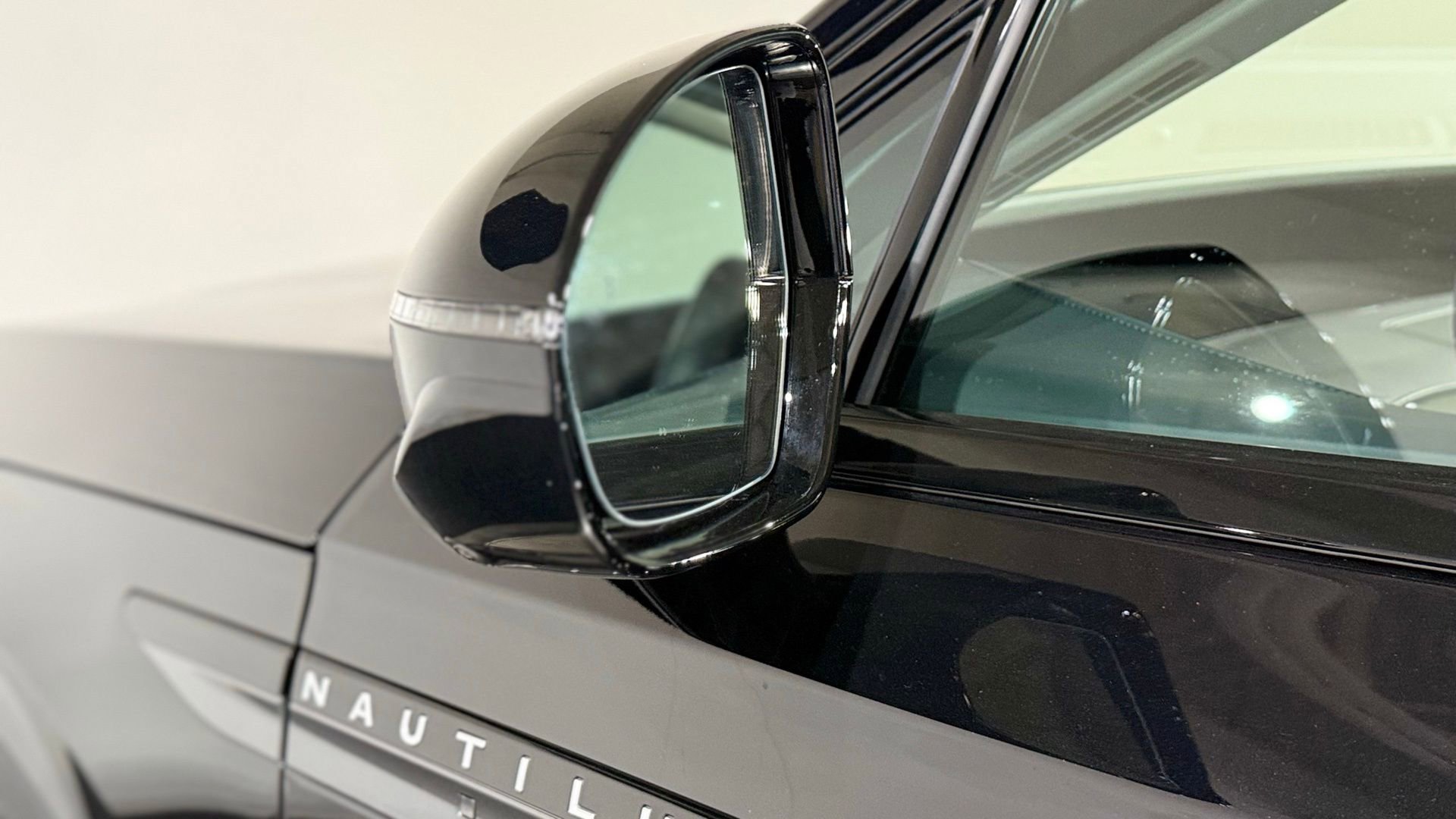 New 2026 Lincoln Nautilus Premier w/ Jet Appearance Package image 18