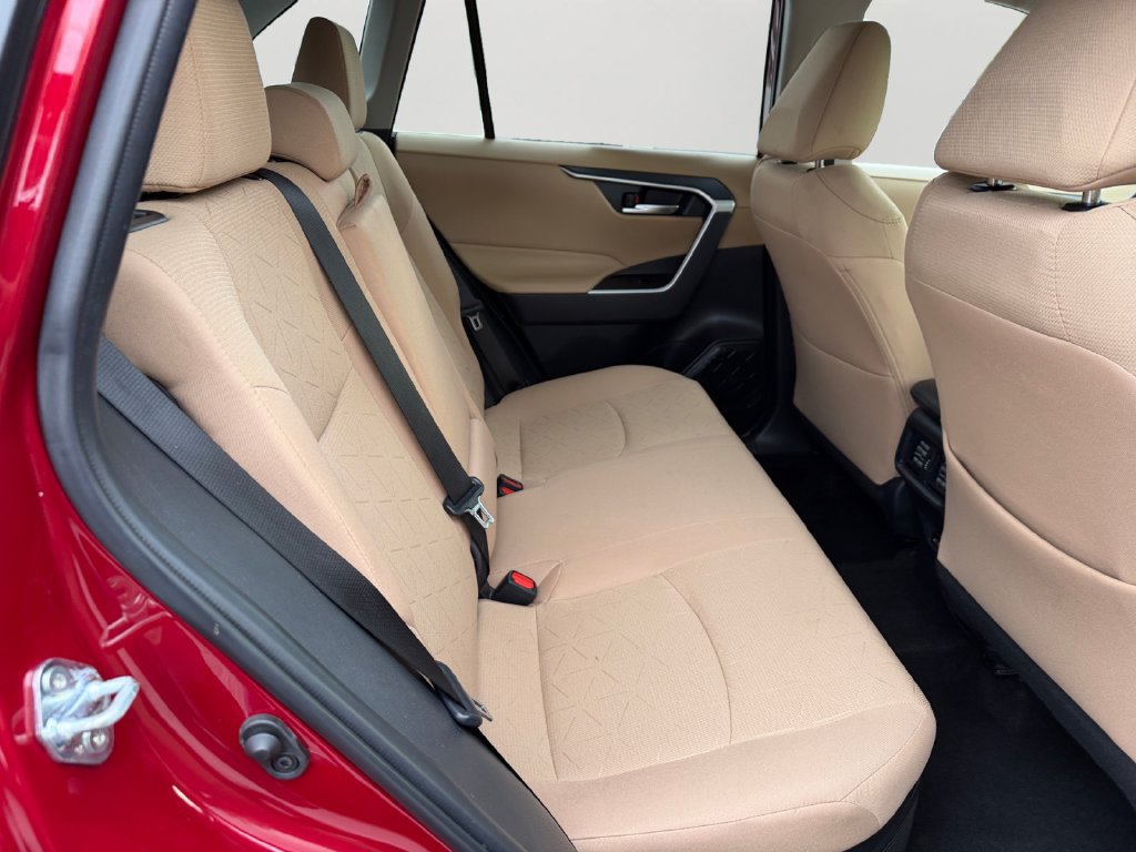 Used 2025 Toyota RAV4 XLE AWD/4WD image 13