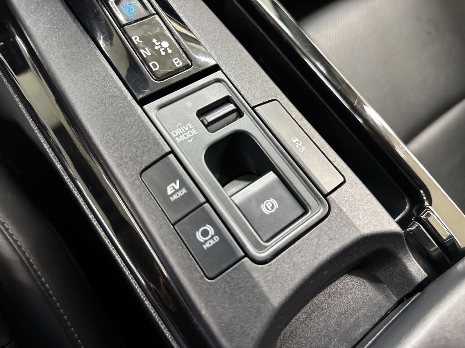 Used 2024 Toyota Prius XLE image 35