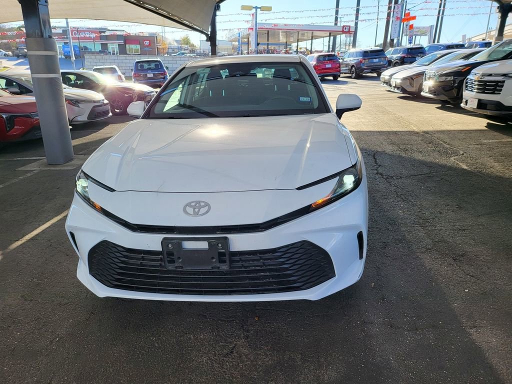 Used 2025 Toyota Camry LE image 2
