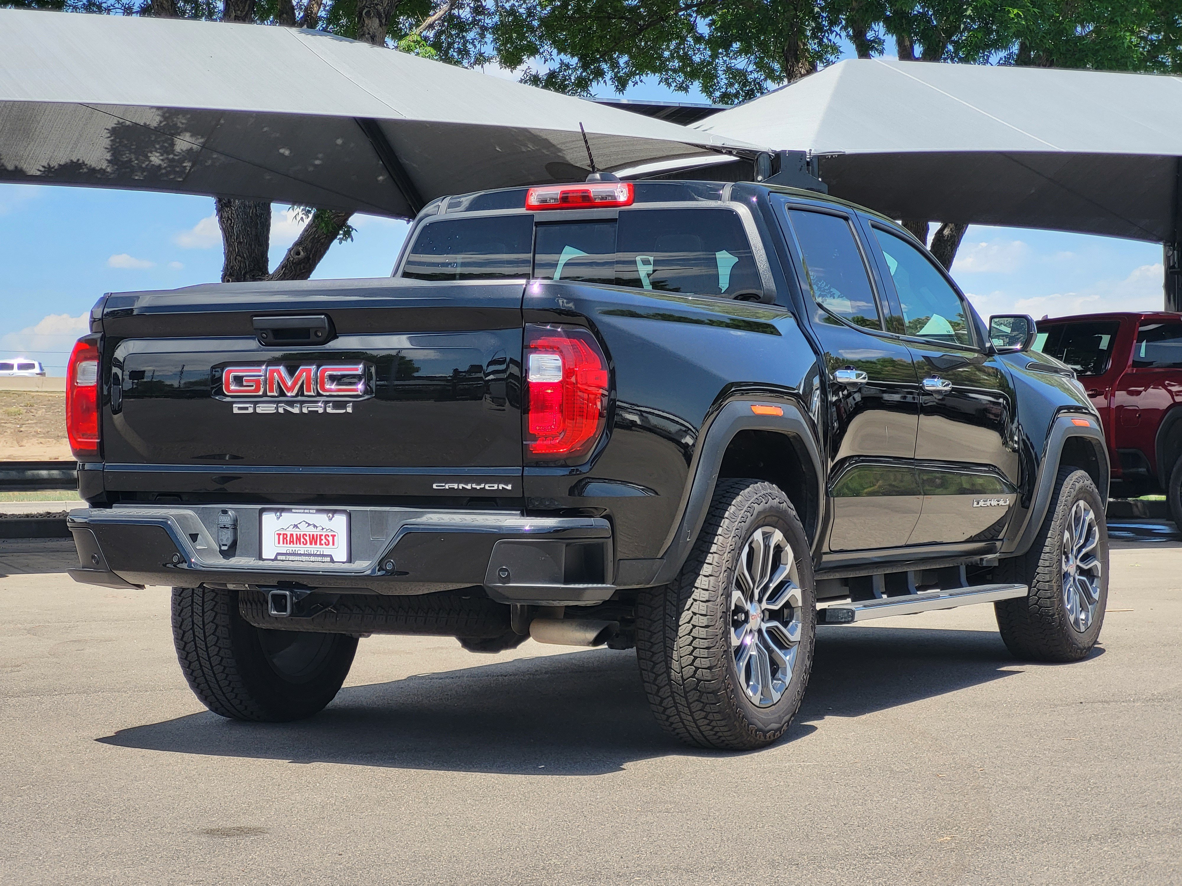 Certified 2025 GMC Canyon Denali AWD/4WD image 7