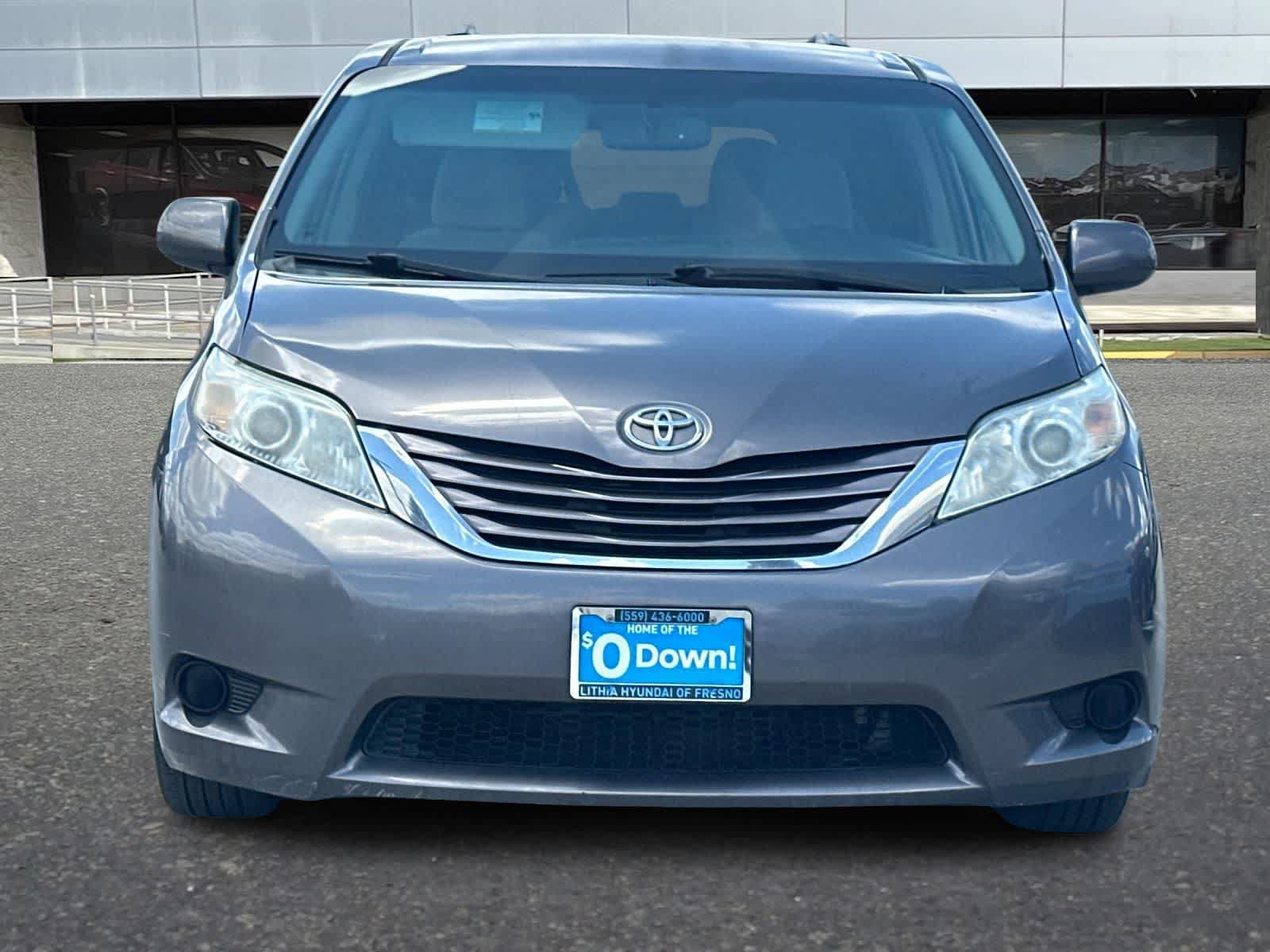 Used 2015 Toyota Sienna LE FWD image 11