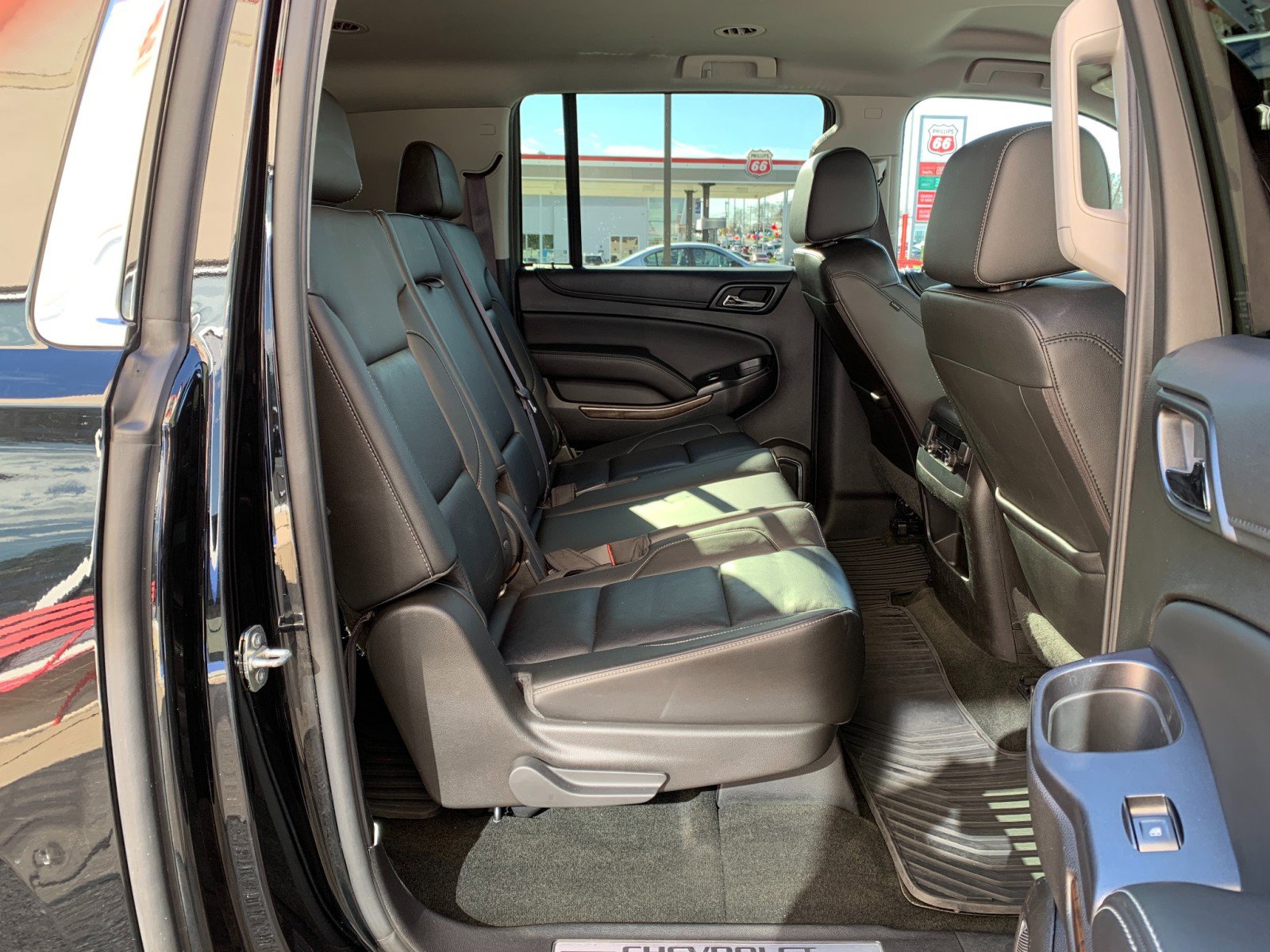 Used 2016 Chevrolet Suburban LT image 30