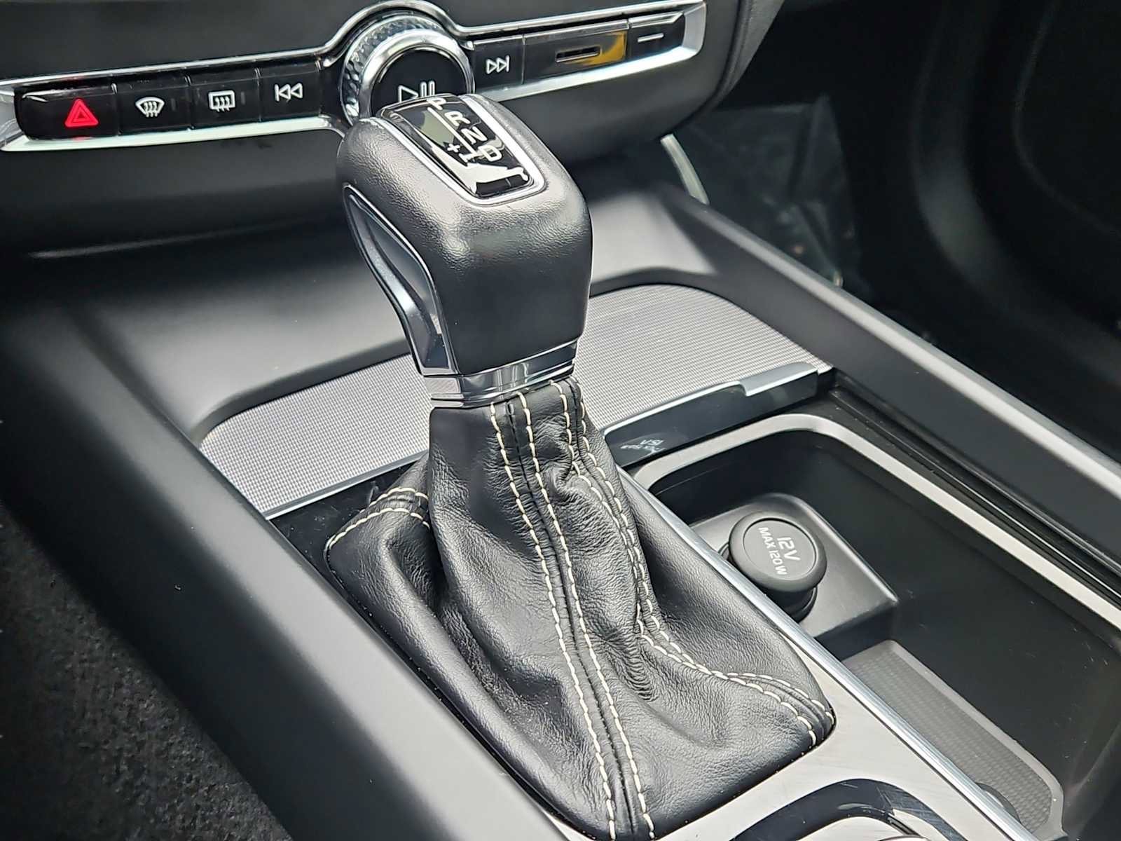 Used 2020 Volvo XC60 T6 R-Design w/ Protection Package Premier image 31