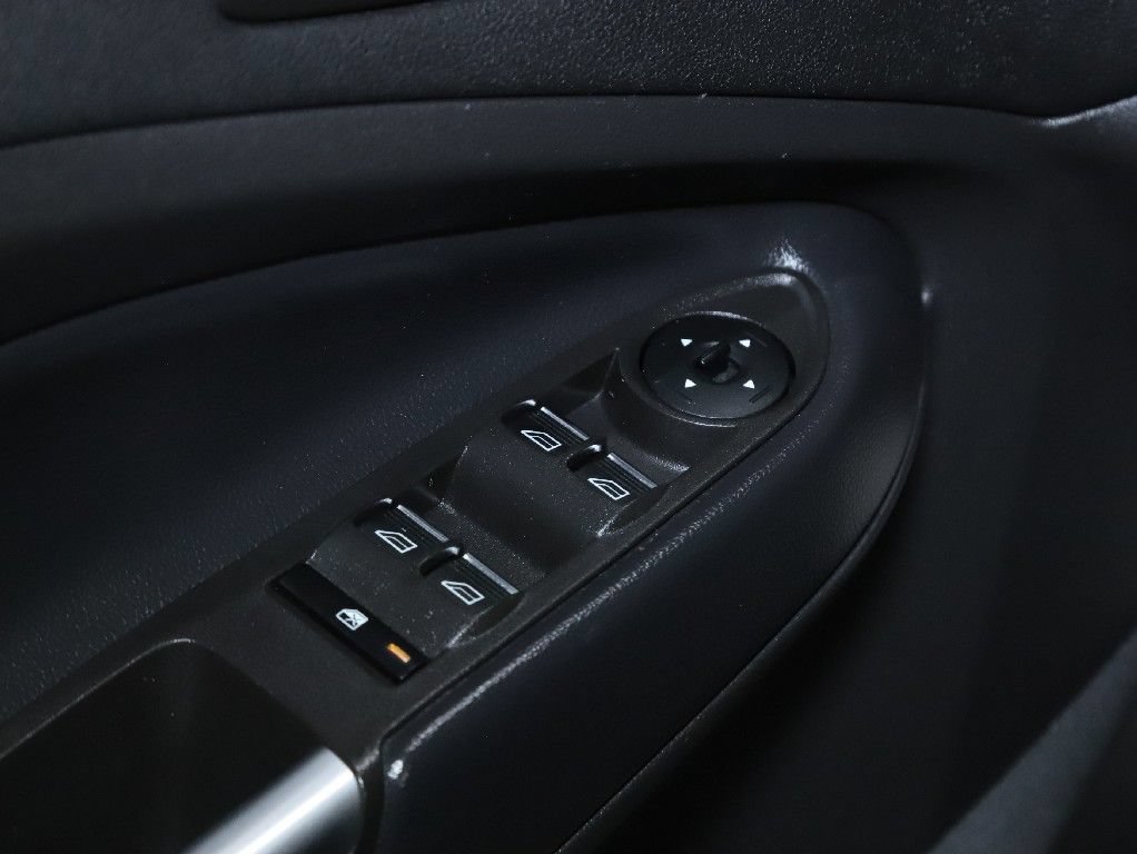 Used 2019 Ford Escape SE FWD image 16