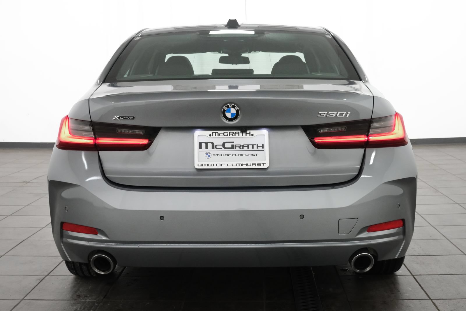Used 2024 BMW 330i xDrive Sedan w/ Premium Package AWD/4WD image 4