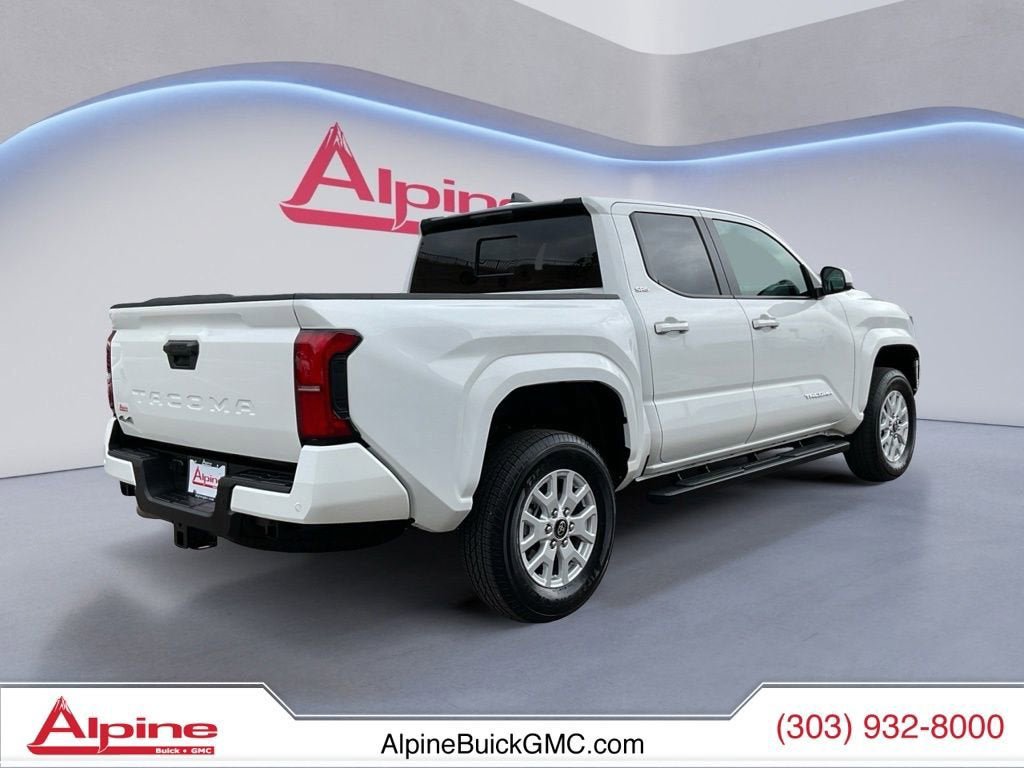 Used 2025 Toyota Tacoma SR5 AWD/4WD image 13