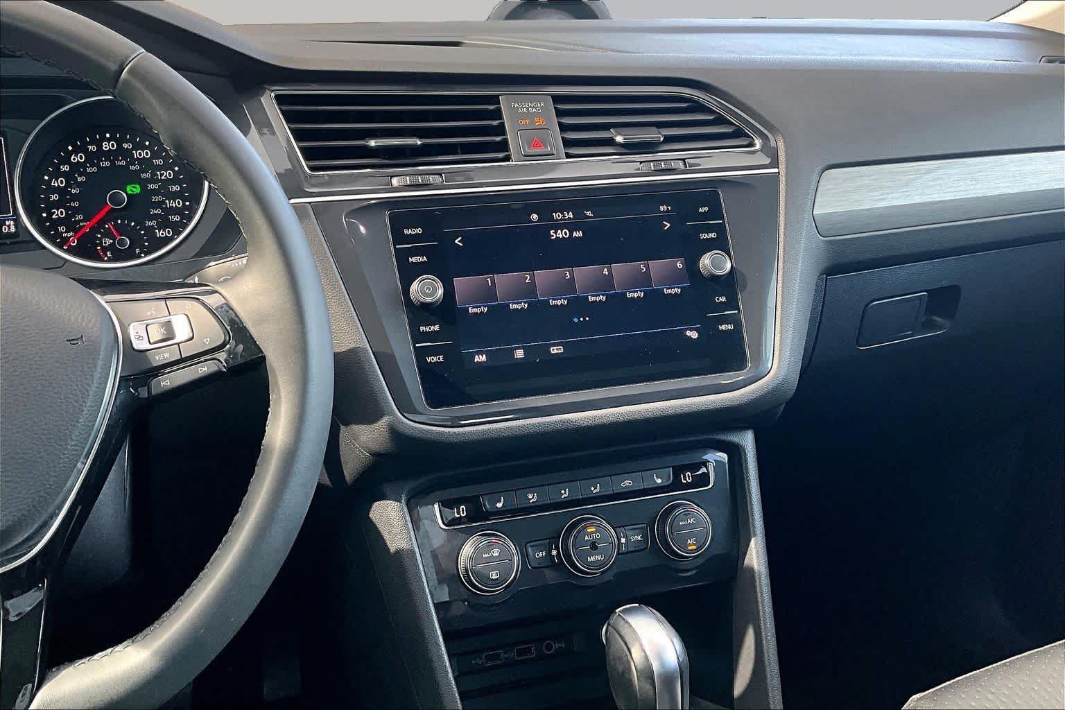 Used 2020 Volkswagen Tiguan SE w/ Panoramic Sunroof Package FWD image 7