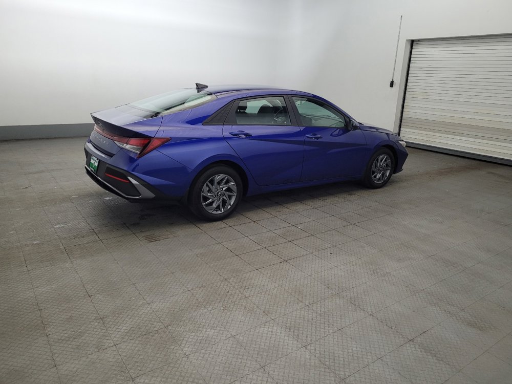 Used 2024 Hyundai Elantra SEL FWD image 10