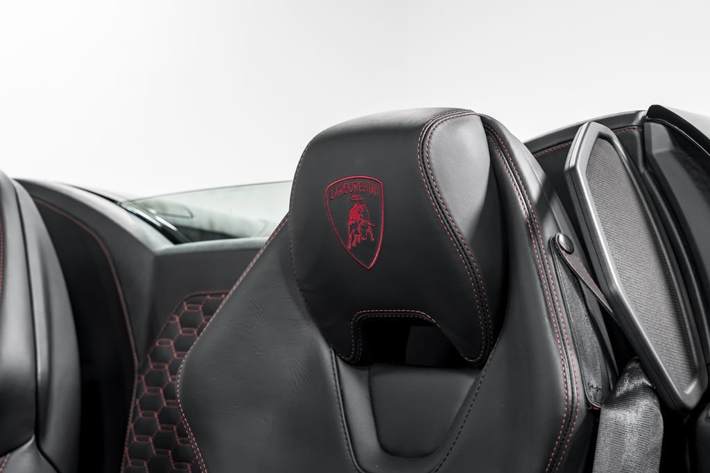 Used 2022 Lamborghini Huracan EVO RWD image 20