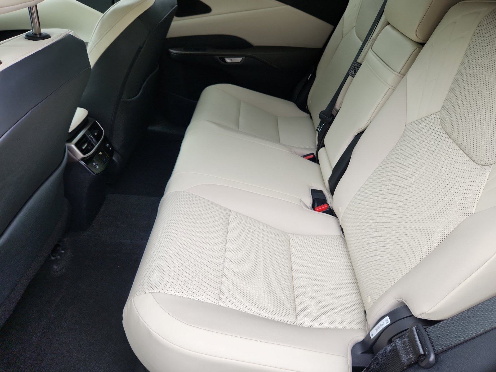 Used 2024 Lexus RX 350h w/ Convenience Package AWD/4WD image 17