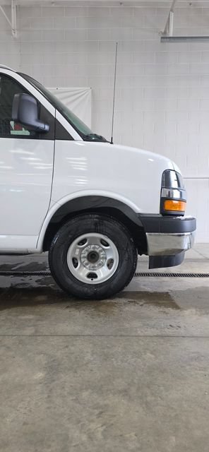 New 2026 Chevrolet Express 3500 w/ Power Convenience Package RWD image 24