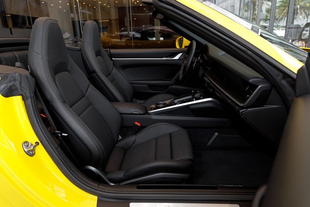 Used 2022 Porsche 911 Carrera RWD image 12