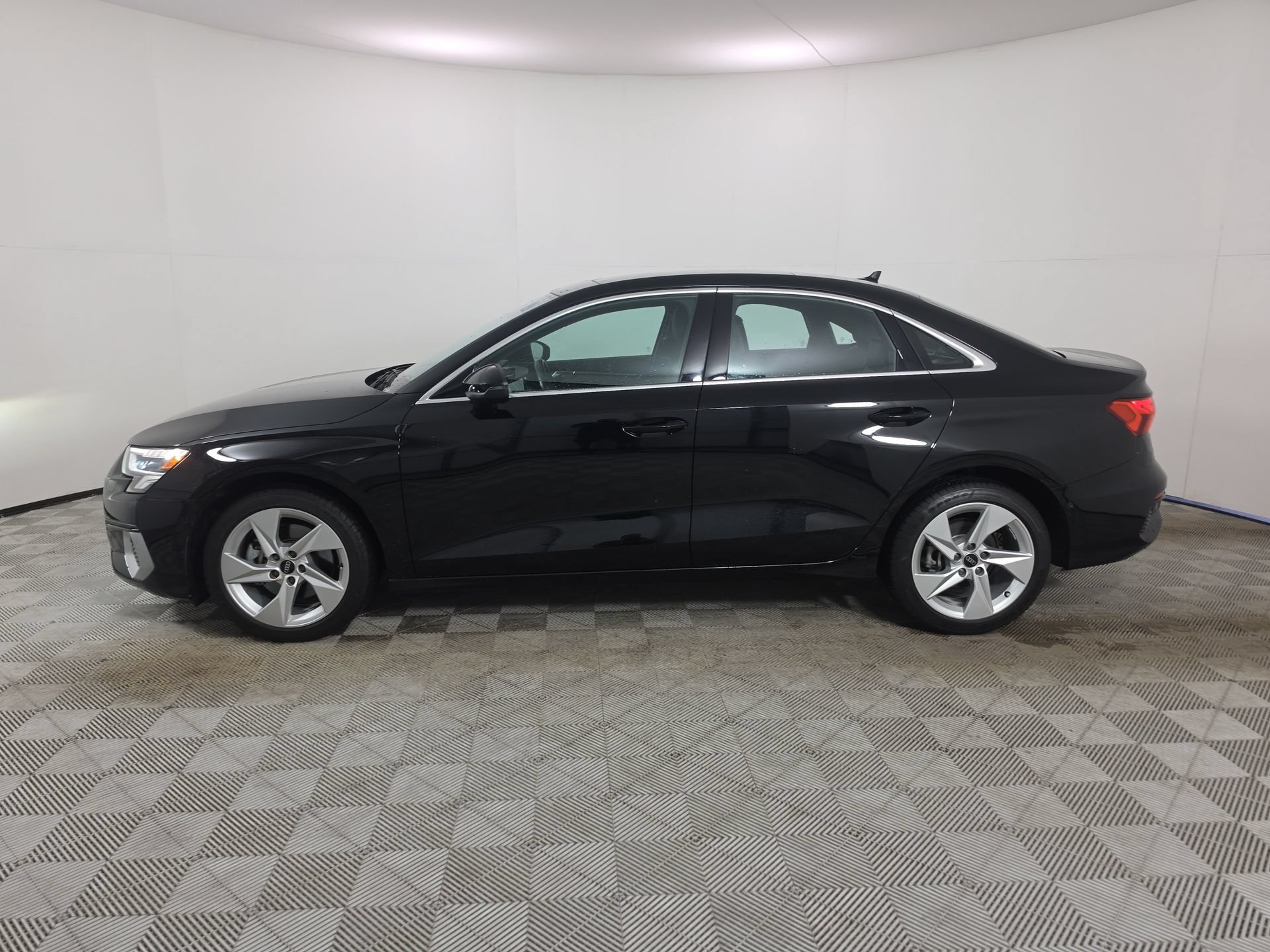 Used 2023 Audi A3 2.0T Premium w/ Convenience Package FWD image 4