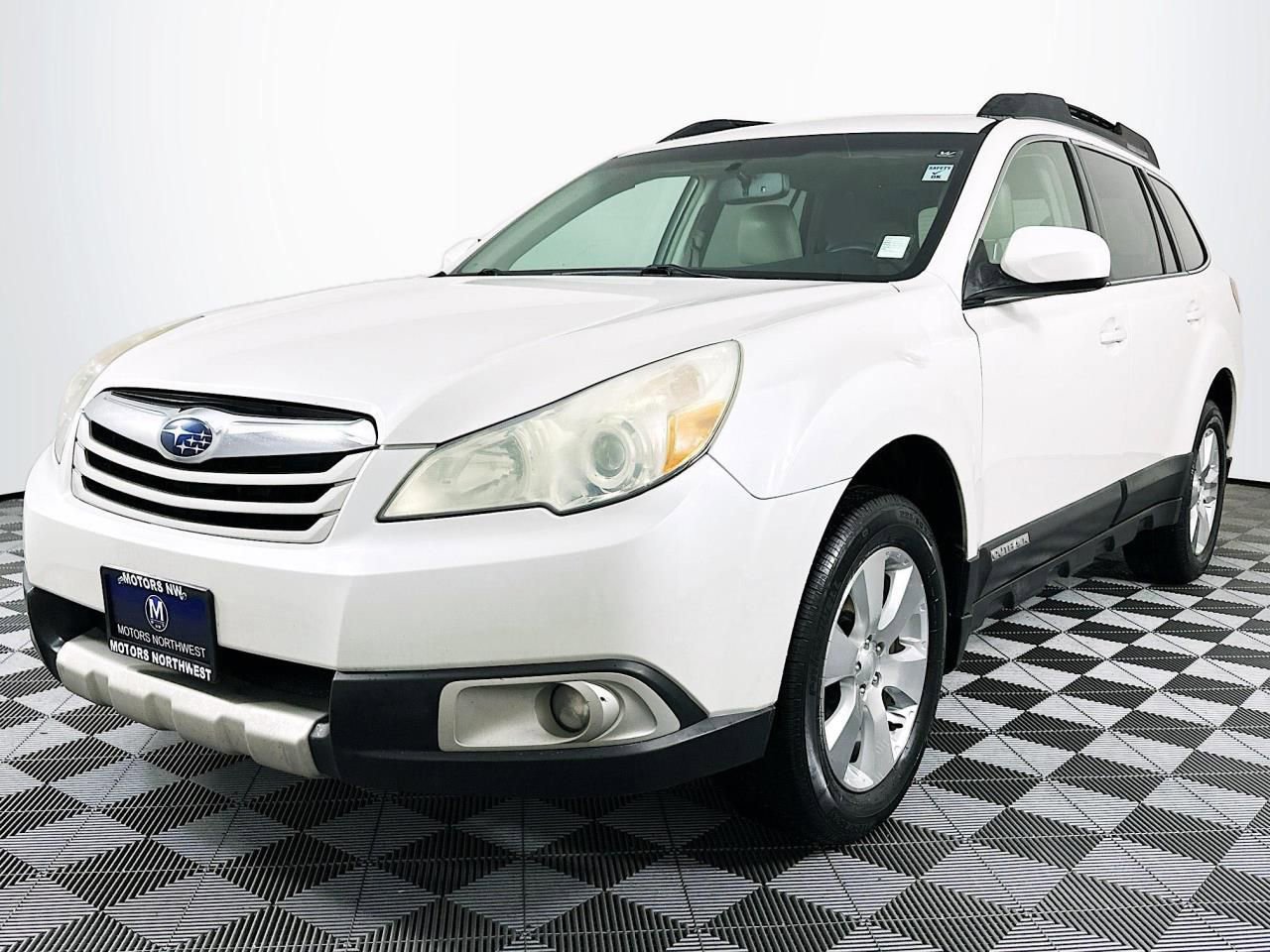 Used 2010 Subaru Outback 3.6R Limited image 3