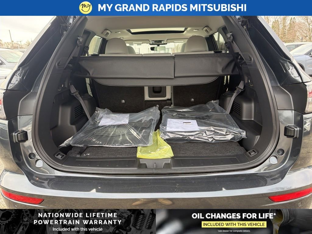 New 2026 Mitsubishi Outlander SEL image 26