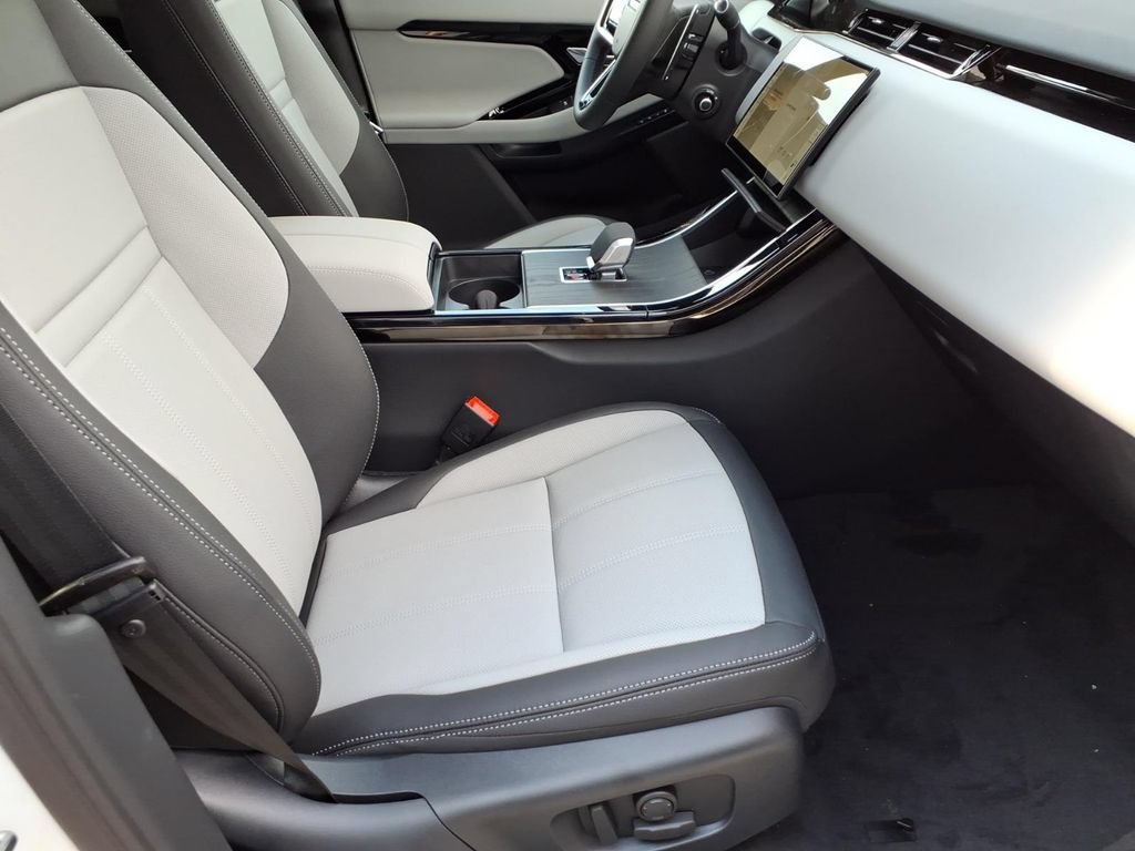 New 2026 Land Rover Range Rover Evoque Hoxton AWD/4WD image 7