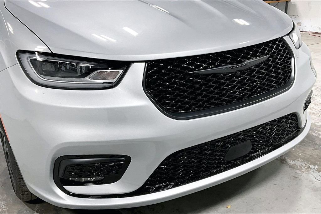 New 2026 Chrysler Pacifica Limited w/ S Appearance Package image 35