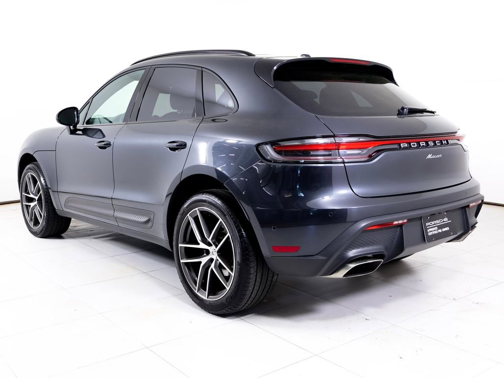 Certified 2023 Porsche Macan AWD/4WD image 3