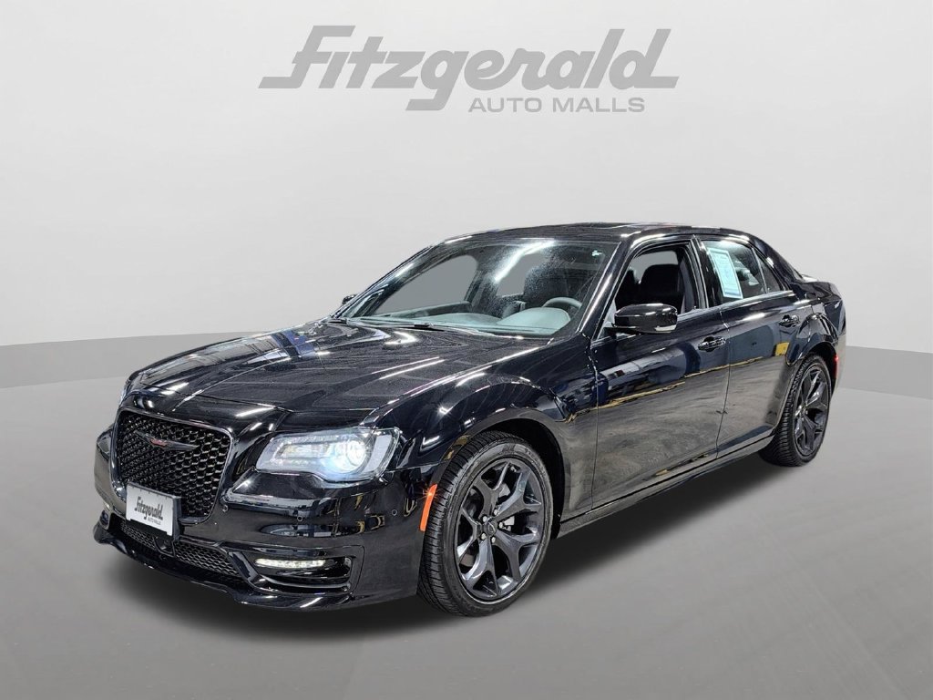 Used 2023 Chrysler 300 S w/ Comfort Group RWD image 10