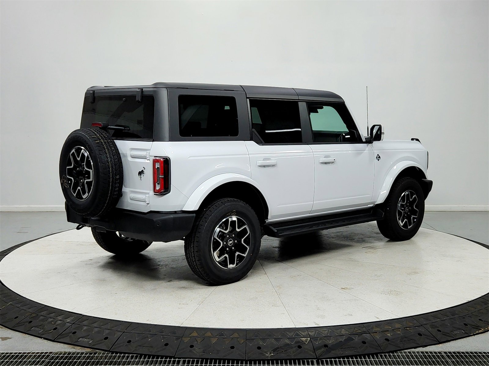 New 2025 Ford Bronco Outer Banks image 7