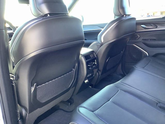 New 2025 Jeep Grand Cherokee Overland w/ Luxury Tech Group IV image 23