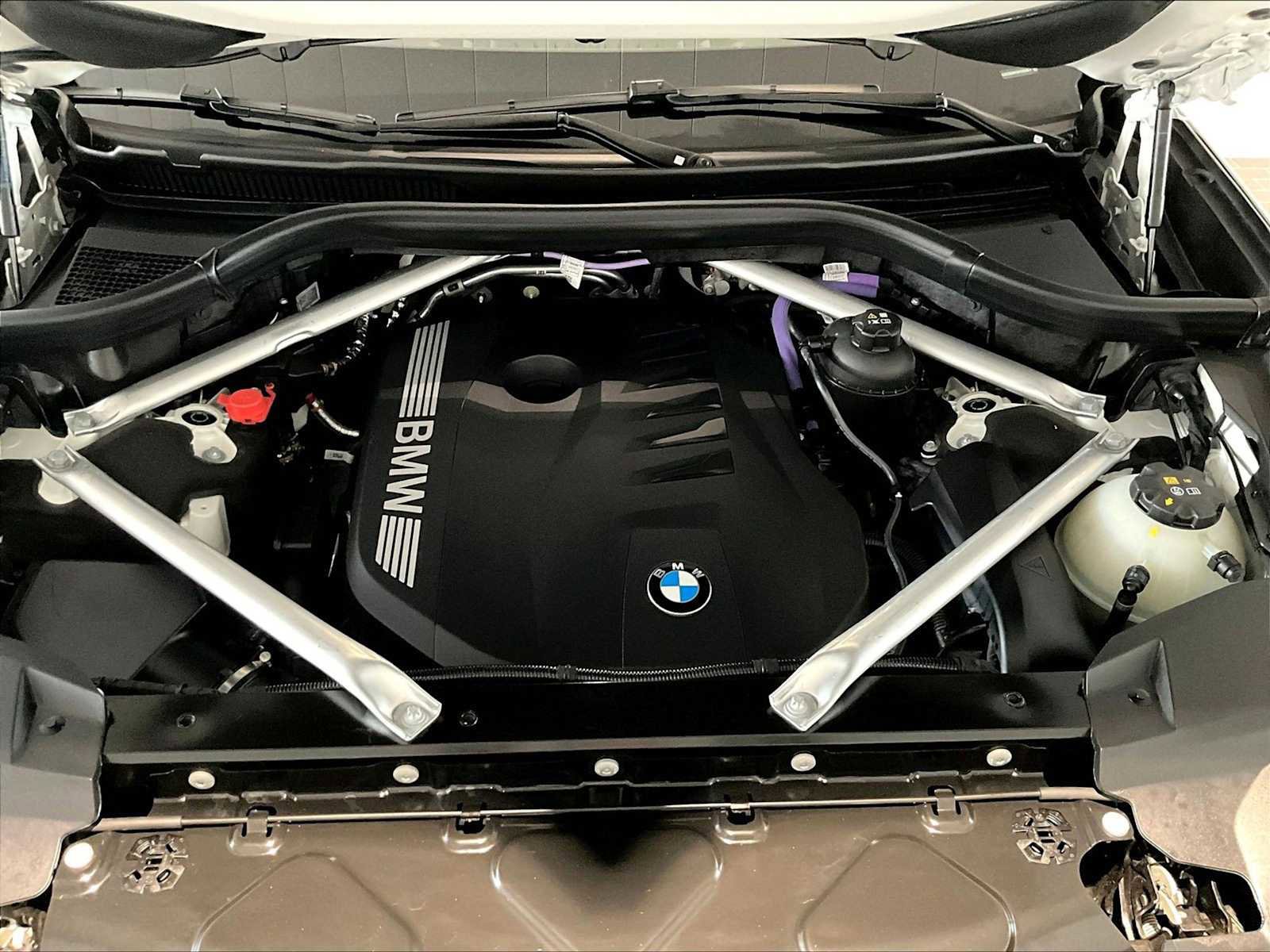 Used 2025 BMW X7 xDrive40i w/ M Sport Package image 24