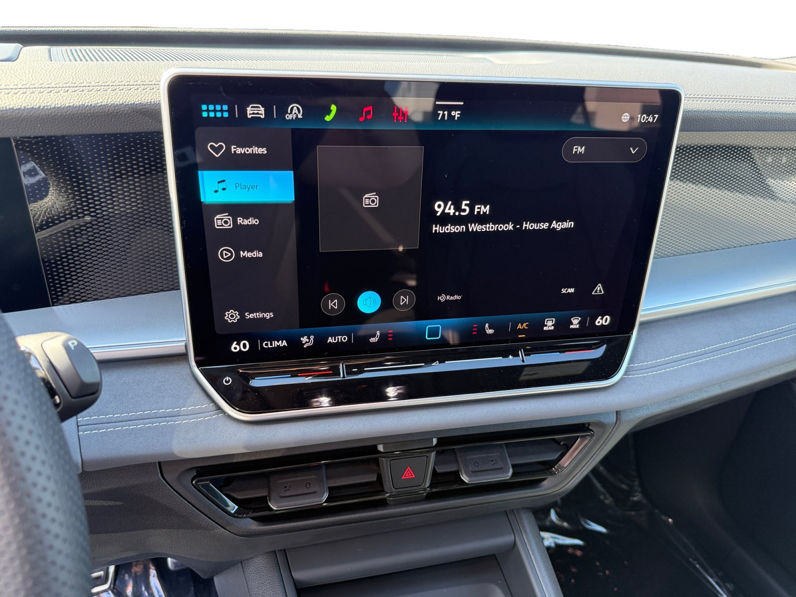 New 2026 Volkswagen Tiguan SE R-Line FWD image 12