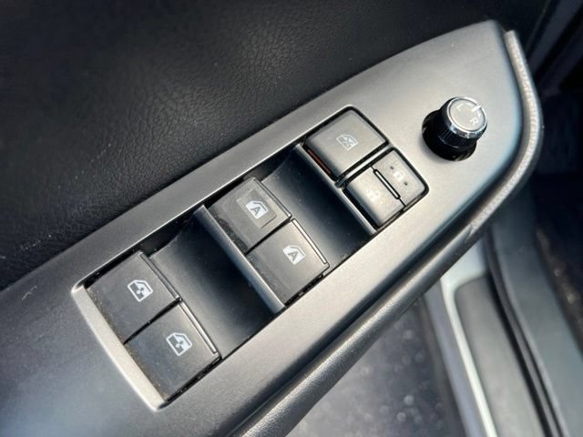 Used 2014 Toyota Highlander XLE AWD/4WD image 28