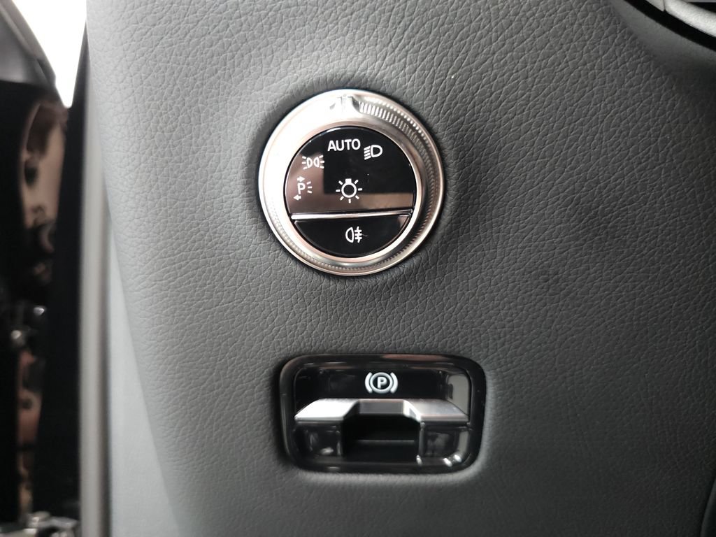 Certified 2026 Mercedes-Benz GLC 300 4MATIC image 9