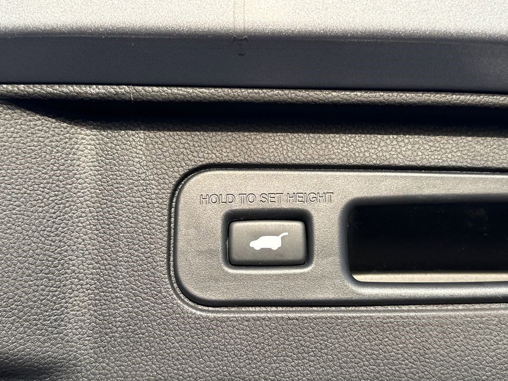 Certified 2025 Honda Pilot TrailSport image 17