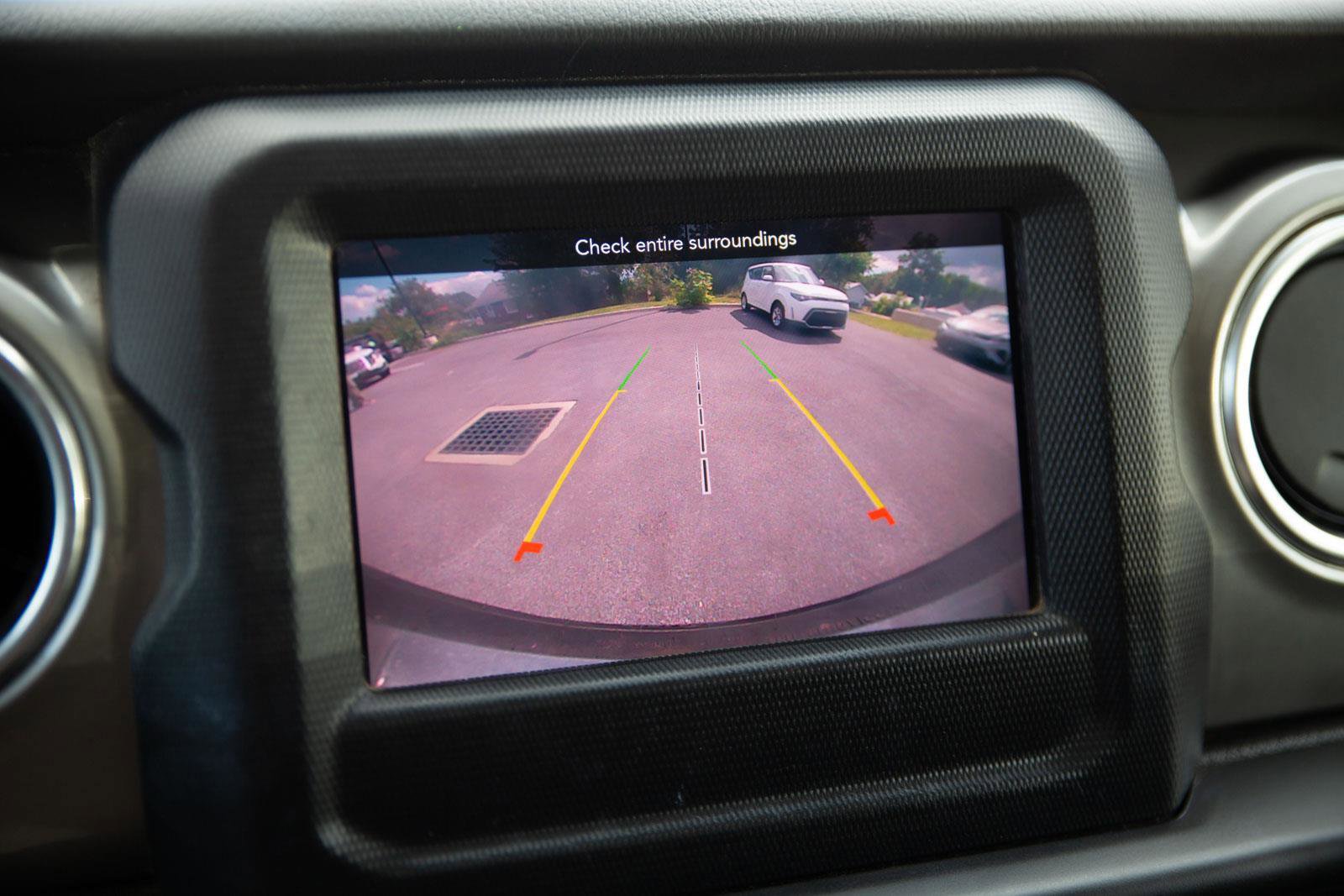 Used 2020 Jeep Wrangler Unlimited Sahara image 9