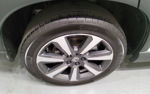 Used 2025 Honda Pilot Touring image 40