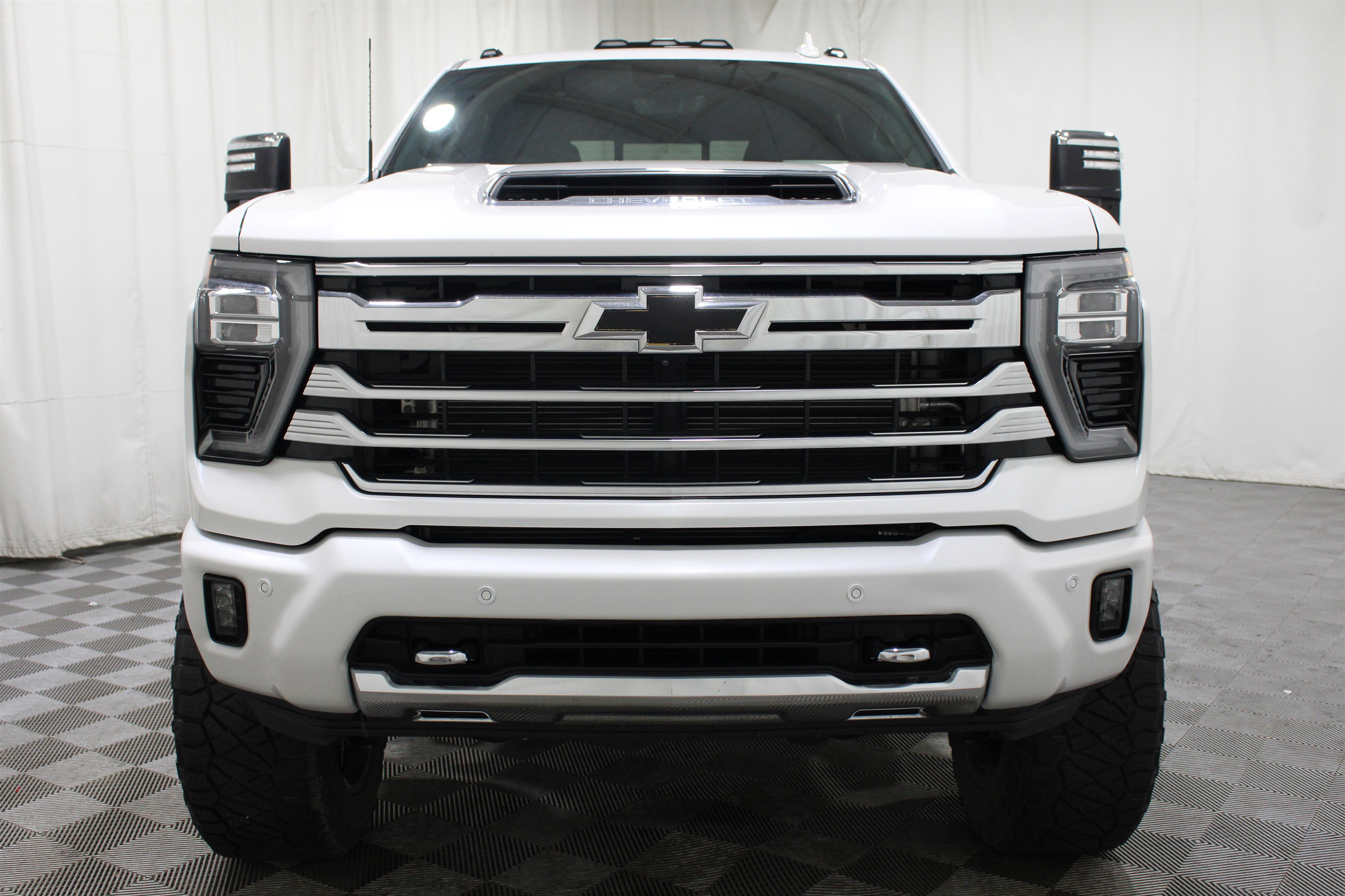 Used 2024 Chevrolet Silverado 2500 High Country w/ Technology Package AWD/4WD image 40