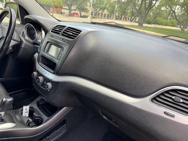 Used 2012 Dodge Journey SXT w/ Popular Equipment Group FWD image 28