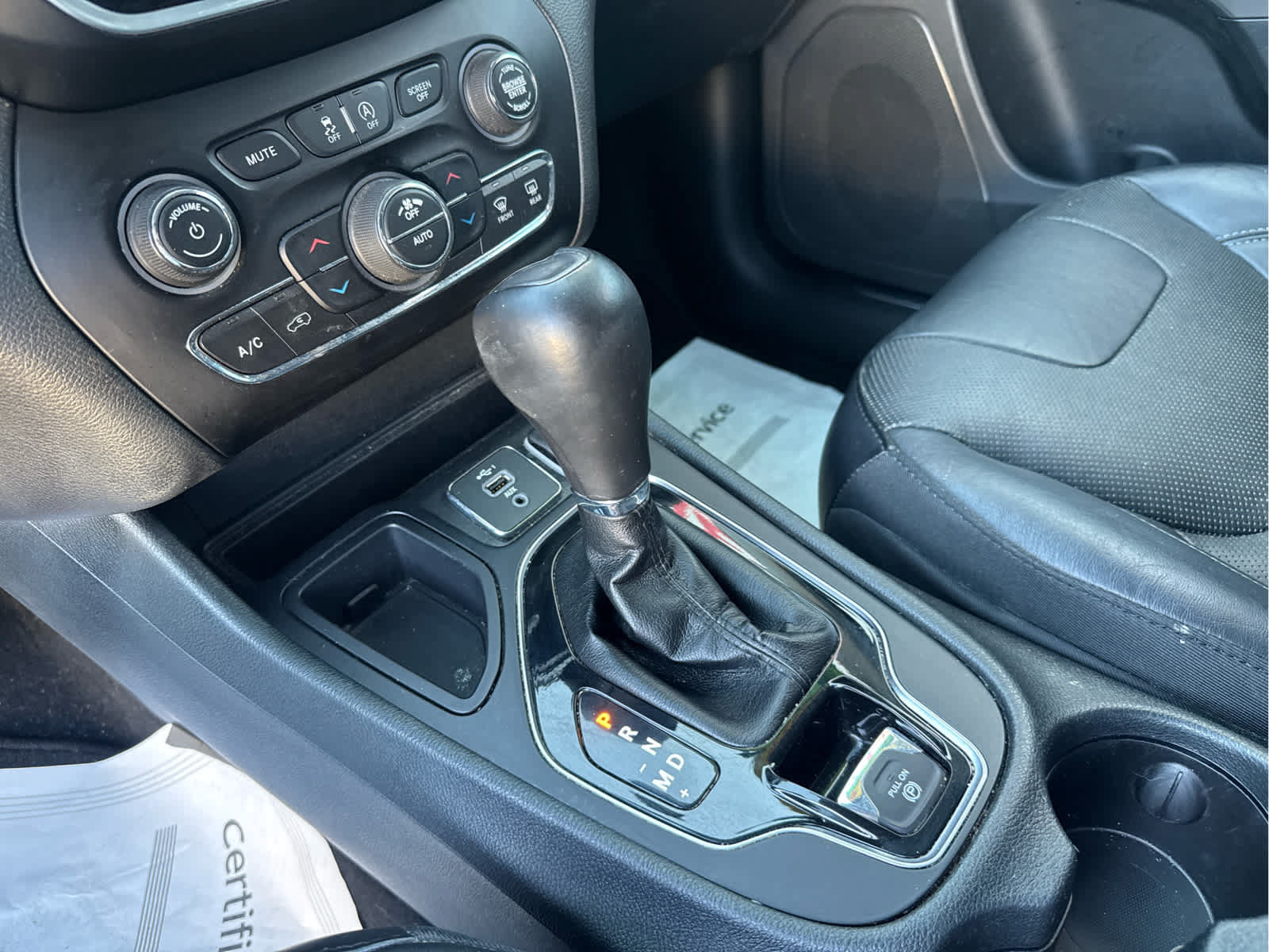 Used 2019 Jeep Cherokee Limited FWD image 26