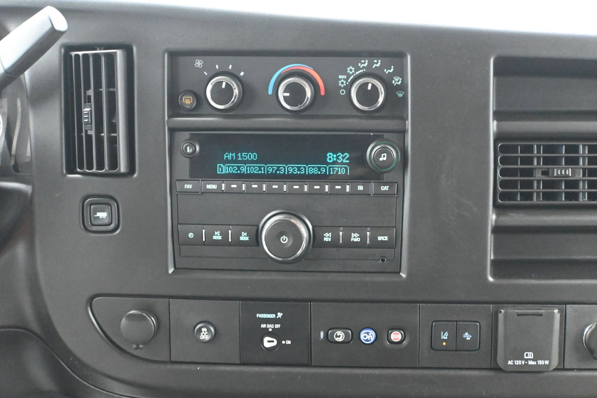 Used 2019 Chevrolet Express 3500 LT w/ LT Preferred Equipment Group RWD image 29