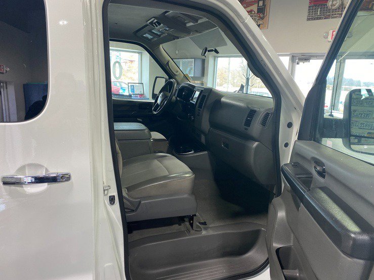 Used 2020 Nissan NV 3500 SV image 15