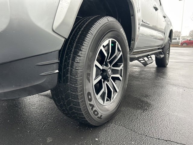 Used 2023 Toyota Tacoma TRD Sport image 12